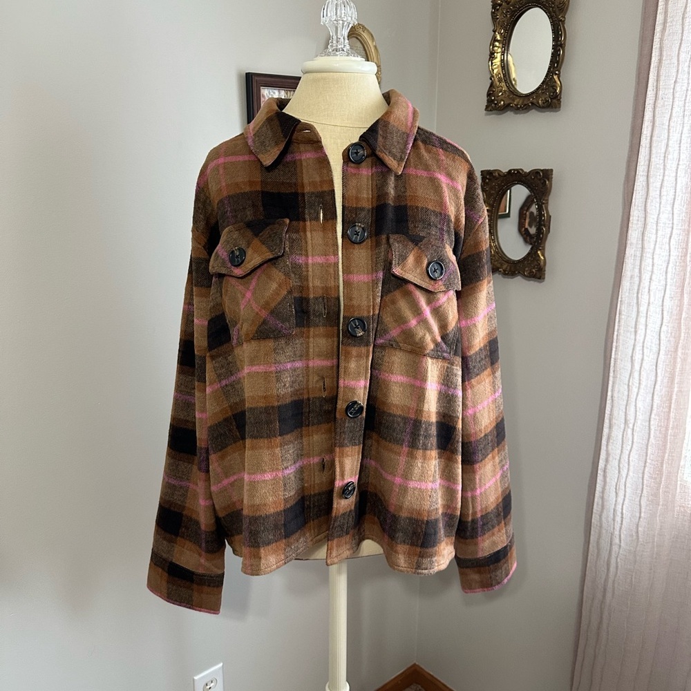 NWT BB Dakota by Steve Madden Brown and Pink Plaid Boxy Shacket in Cashew
